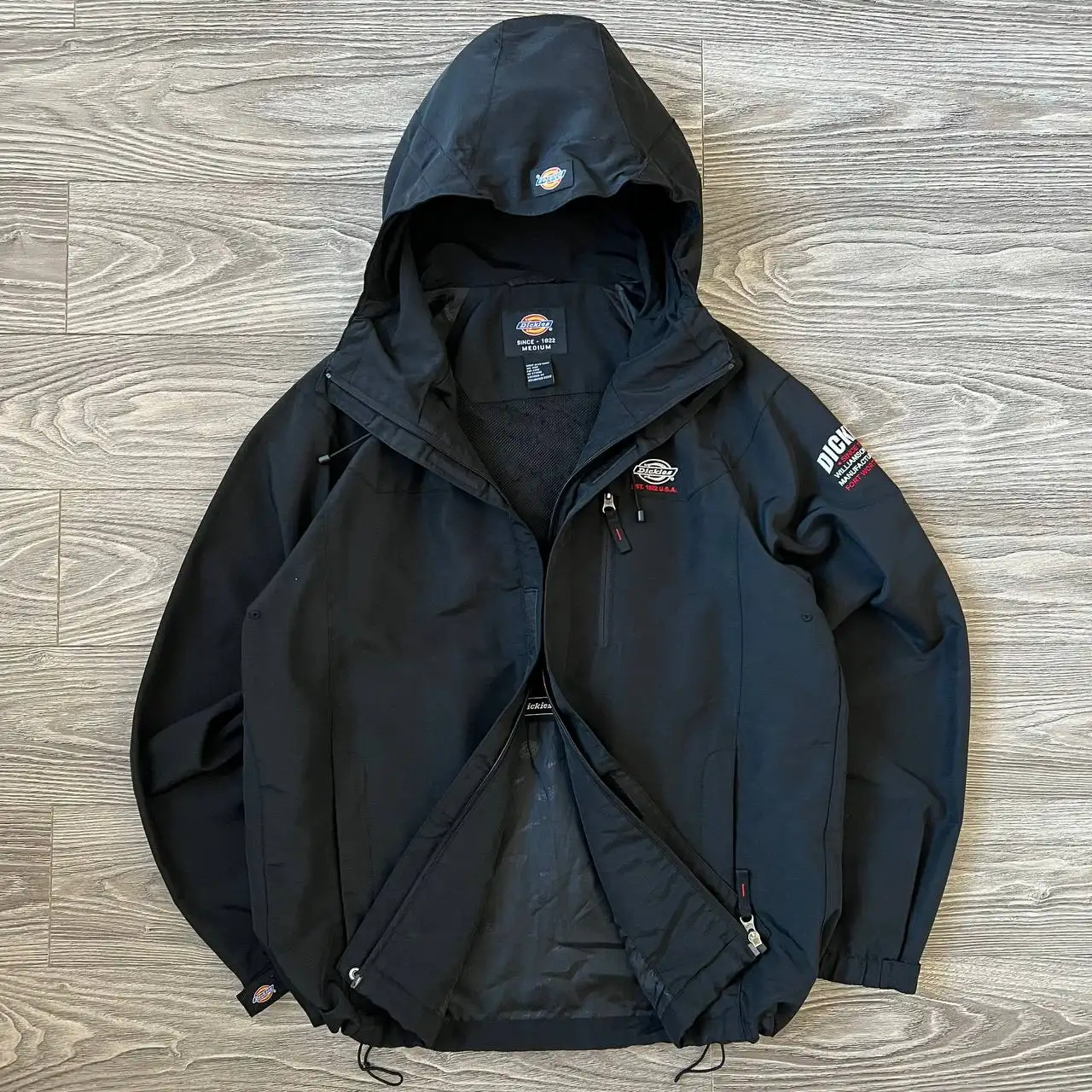 Ветровка Dickies размер M - Верхняя одежда (Одежда) в Астрахань
