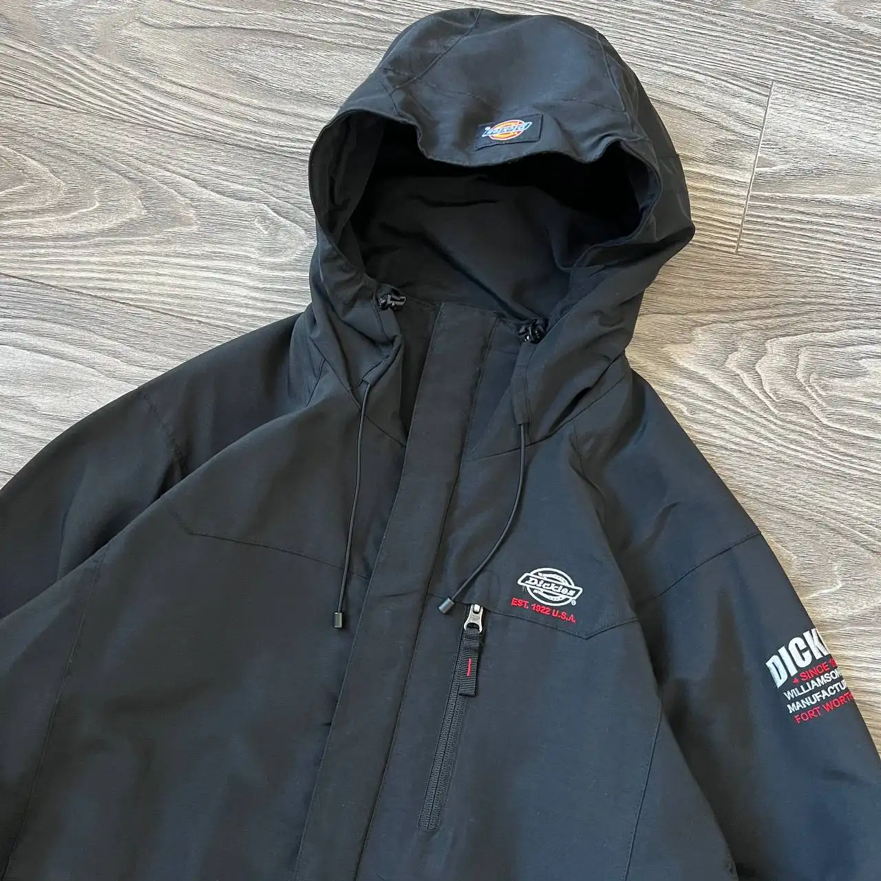 Ветровка Dickies размер M - Верхняя одежда (Одежда) в Астрахань