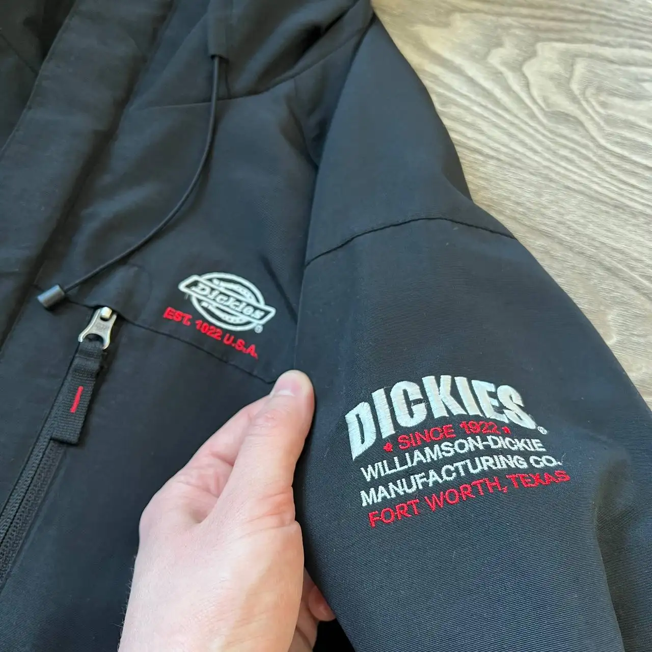 Ветровка Dickies размер M - Верхняя одежда (Одежда) в Астрахань