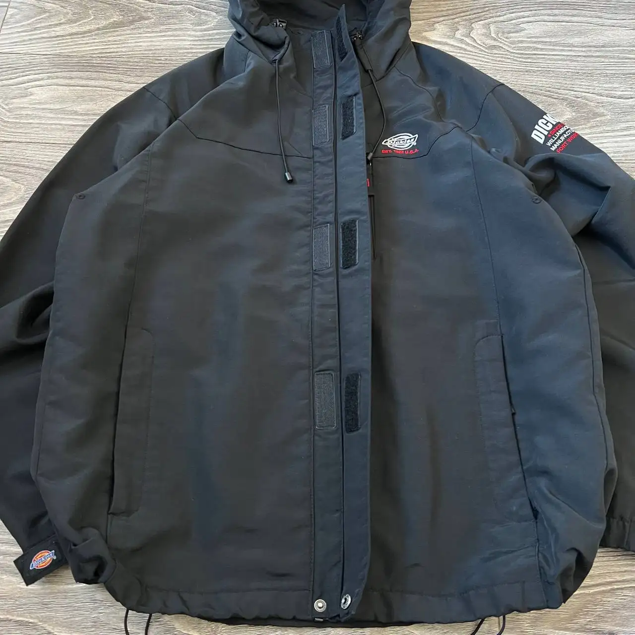 Ветровка Dickies размер M - Верхняя одежда (Одежда) в Астрахань