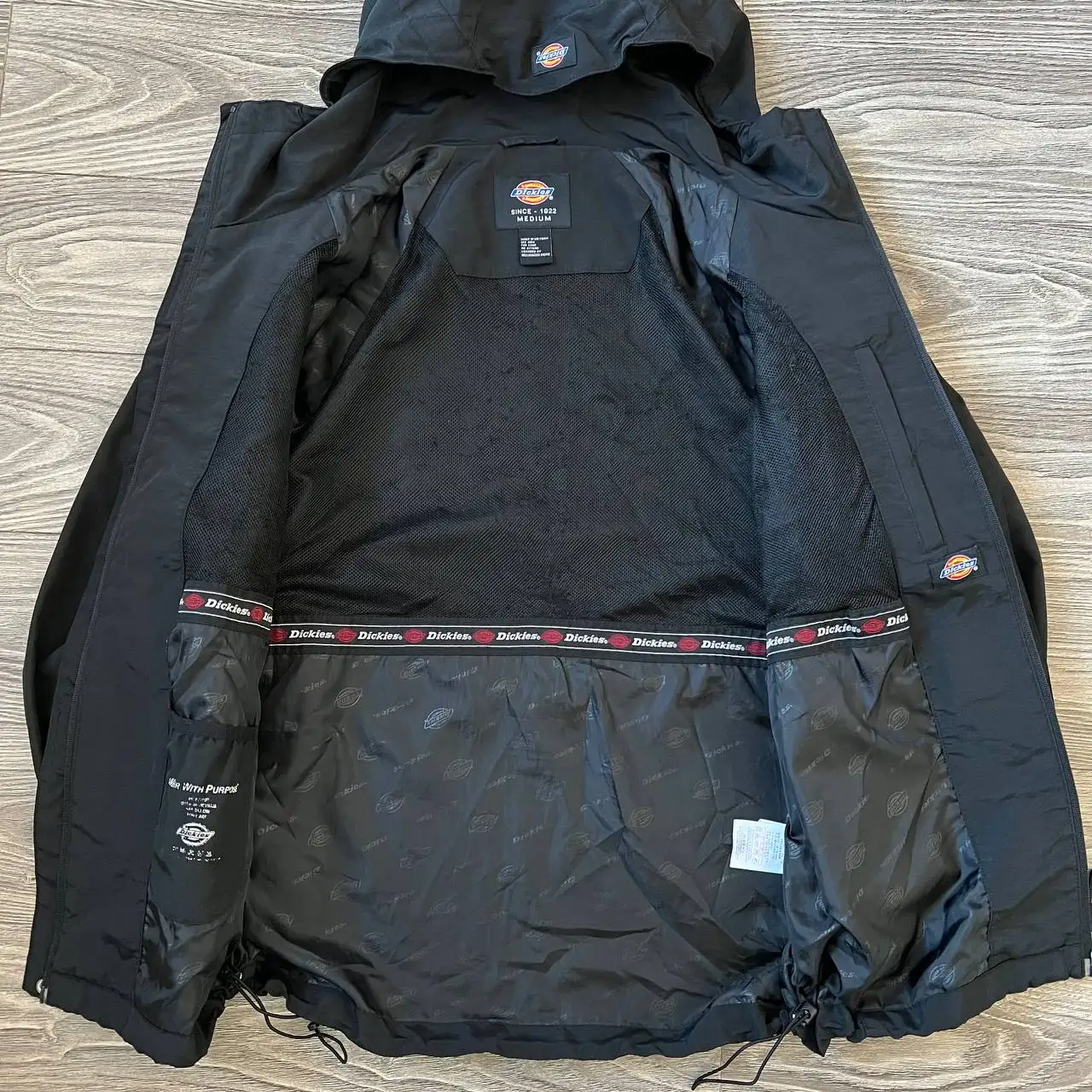 Ветровка Dickies размер M - Верхняя одежда (Одежда) в Астрахань