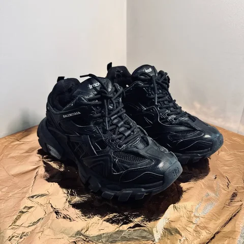 Balenciaga Track 2 black - частное объявление в Астрахань
