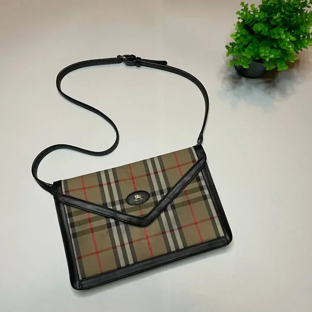 Аукцион Burberry Сумка - частное объявление в Астрахань