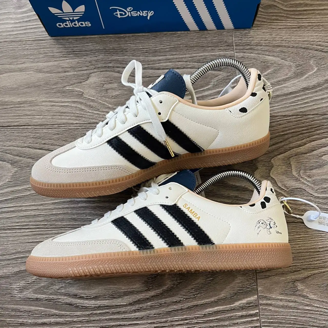 Новые кроссовки Adidas Samba Penny × Disney's 101 Dalmatians - Обувь (Одежда) в Астрахань