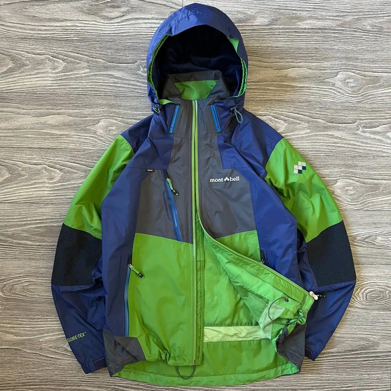 Куртка Montbell Gore-Tex Размер L - Верхняя одежда (Одежда) в Астрахань