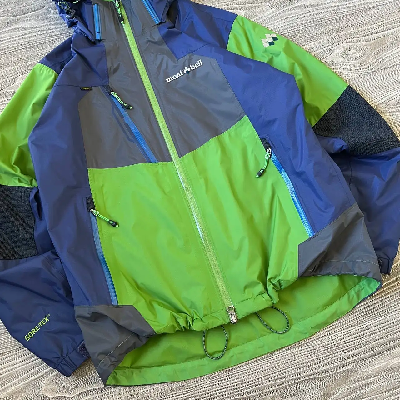 Куртка Montbell Gore-Tex Размер L - Верхняя одежда (Одежда) в Астрахань