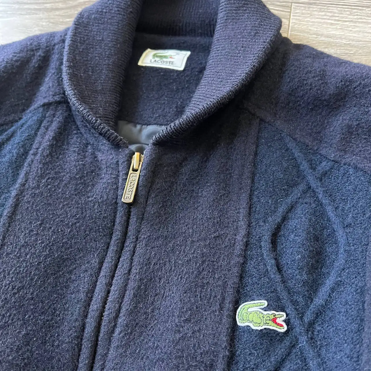 Винтажный бомбер Lacoste M/L - Куртки и пальто (Одежда) в Астрахань