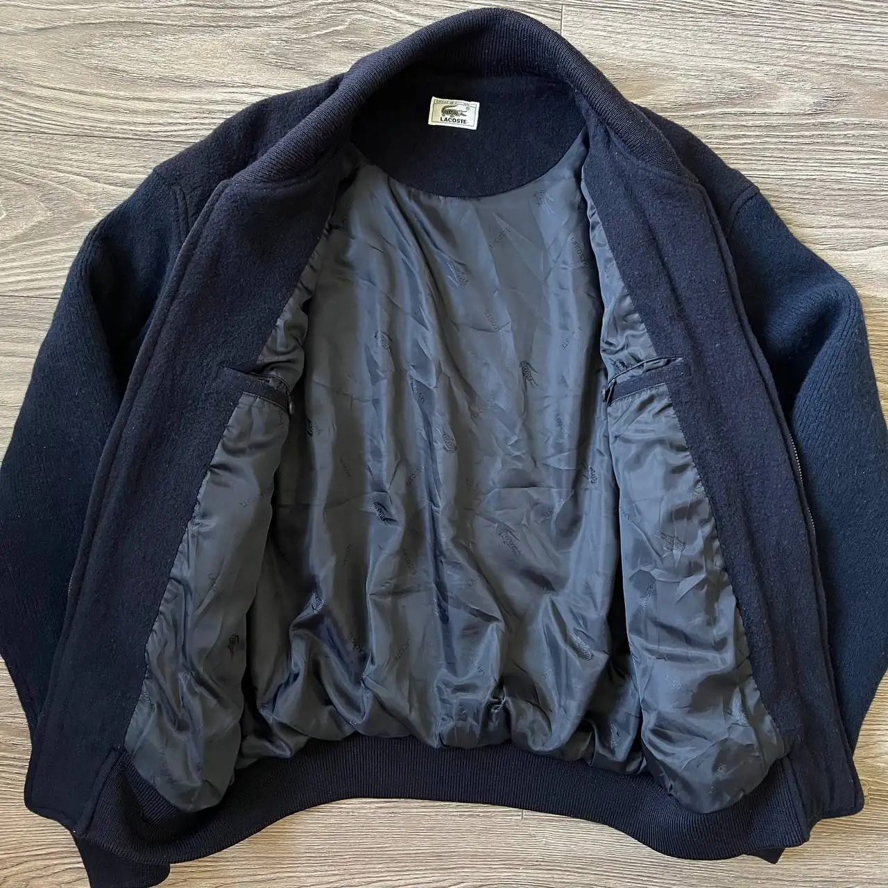 Винтажный бомбер Lacoste M/L - Куртки и пальто (Одежда) в Астрахань