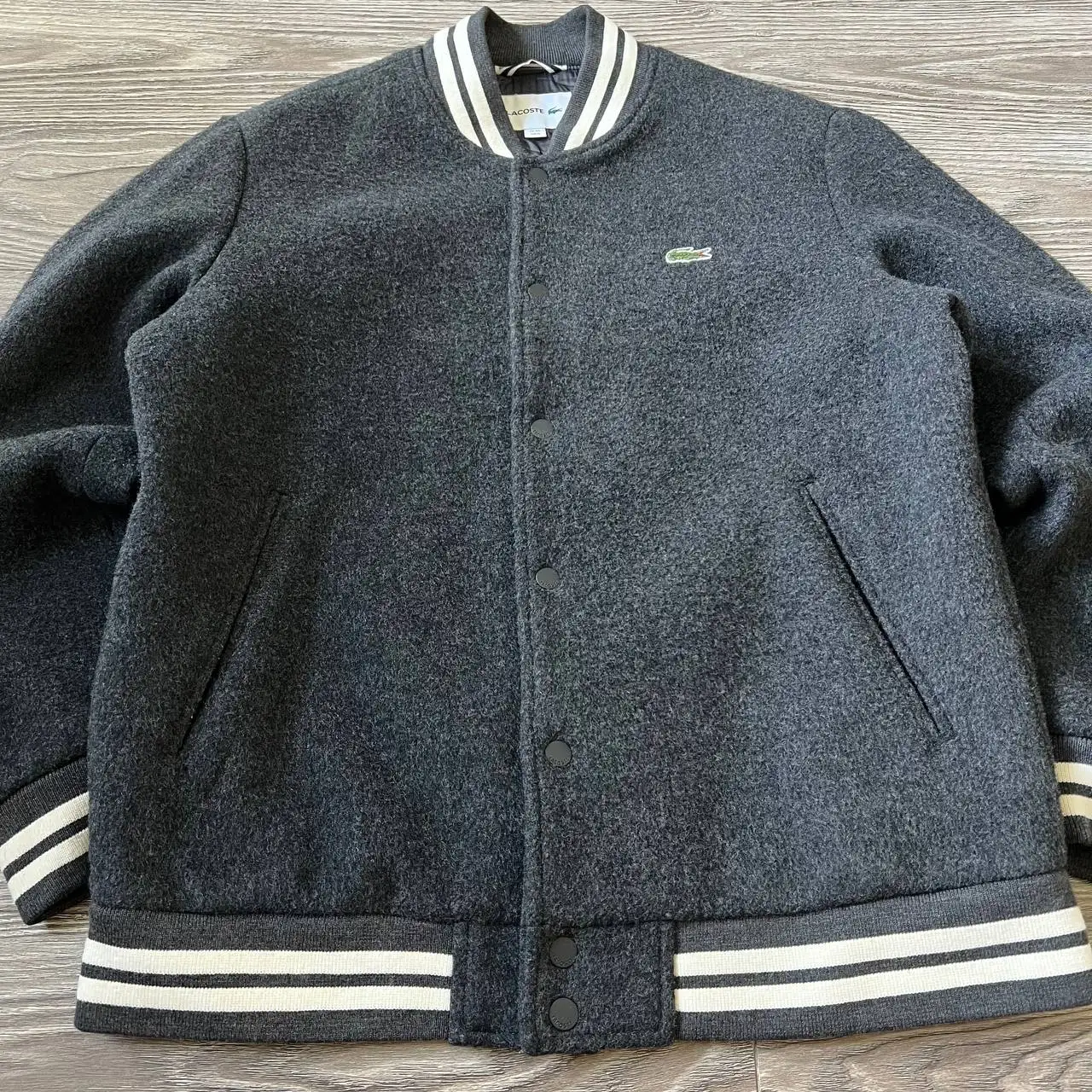 Бомбер Lacoste - Верхняя одежда (Одежда) в Неизвестно