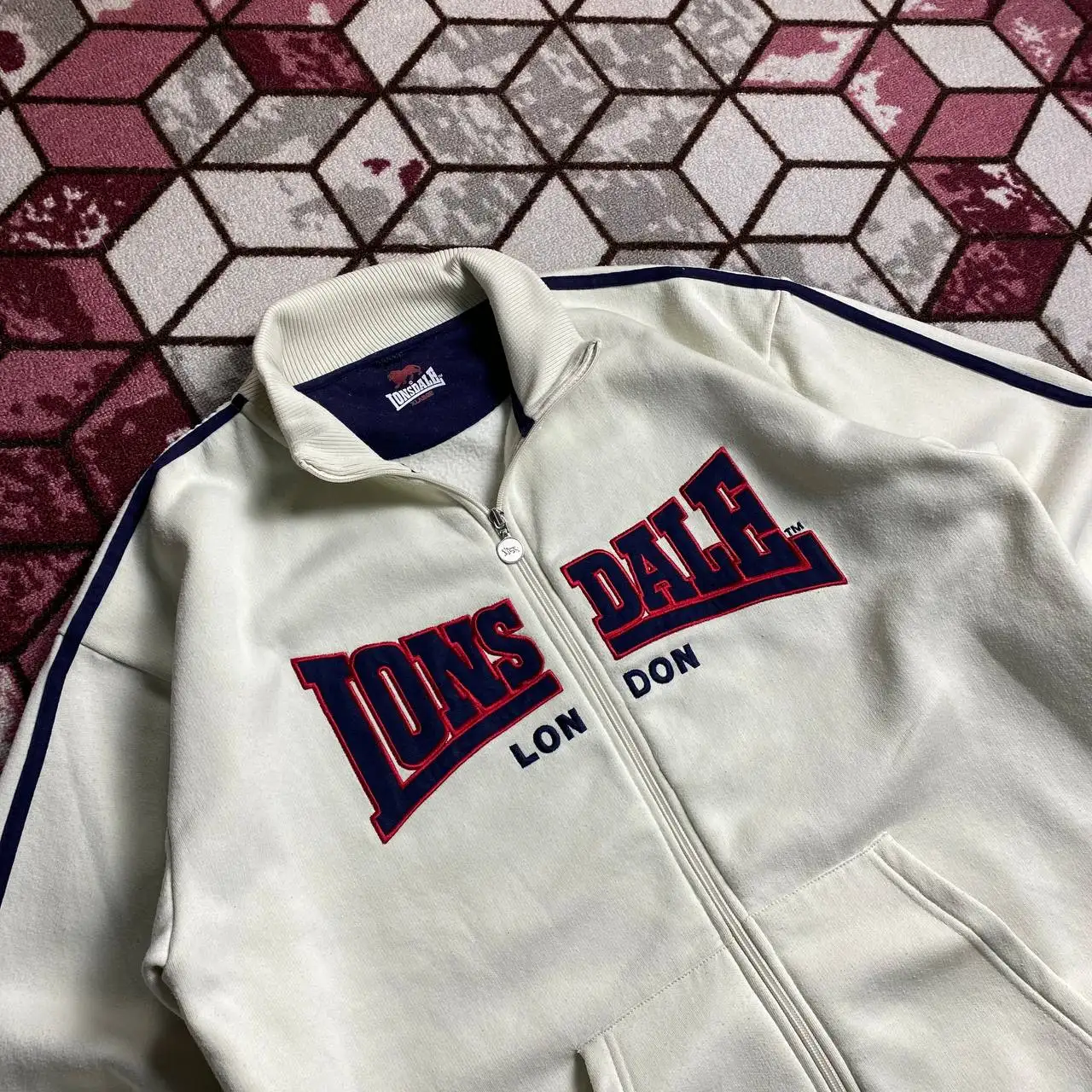 Зип Lonsdale размер XL-2XL - Одежда в Астрахань