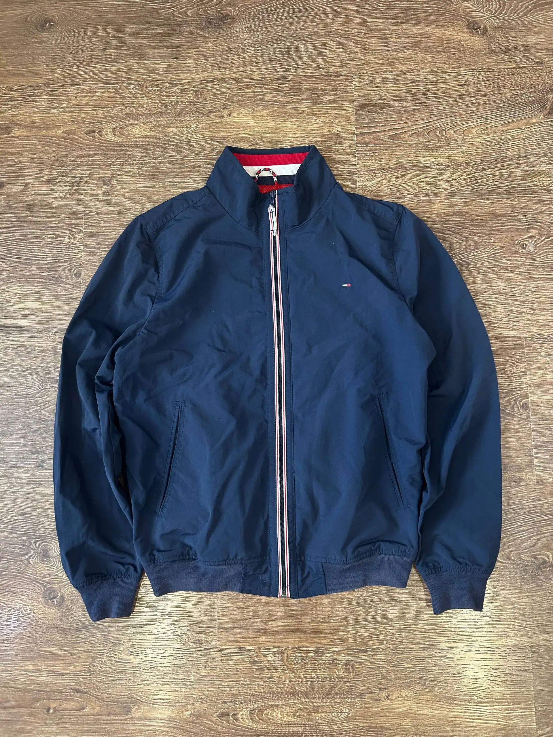 Бомбер Tommy Hilfiger - Верхняя одежда (Одежда) в Астрахань