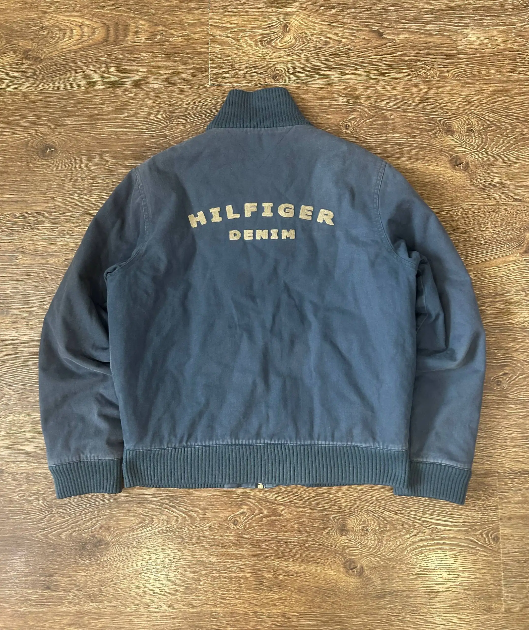 Tommy Hilfiger denim бомбер jacket - Верхняя одежда (Одежда) в Астрахань