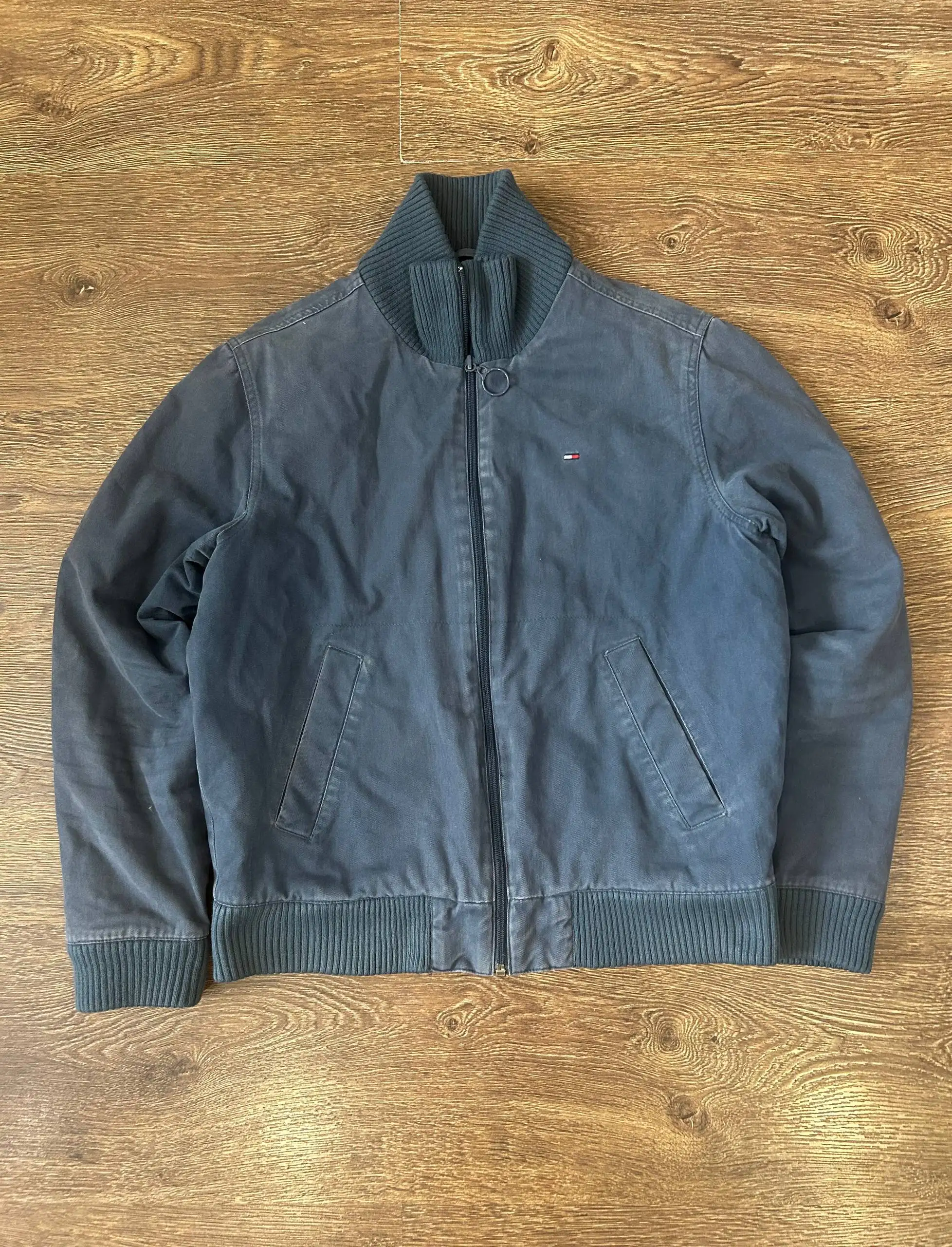 Tommy Hilfiger denim бомбер jacket - Верхняя одежда (Одежда) в Астрахань