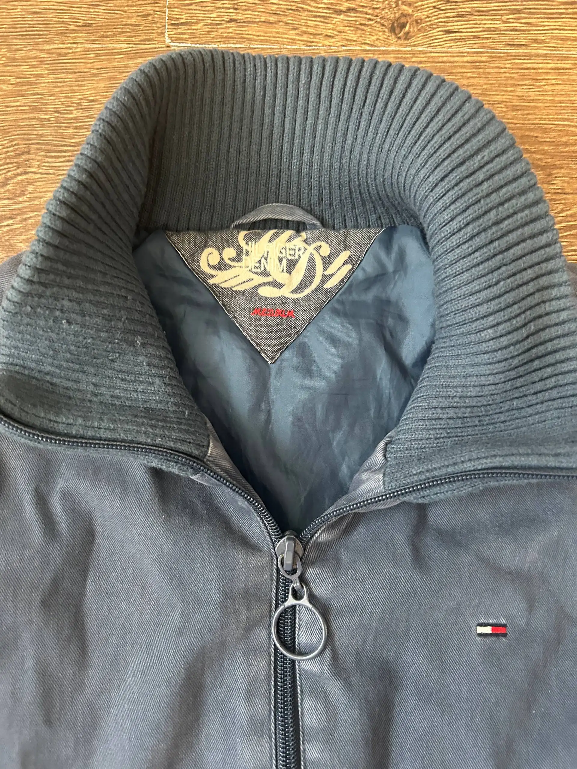 Tommy Hilfiger denim бомбер jacket - Верхняя одежда (Одежда) в Астрахань