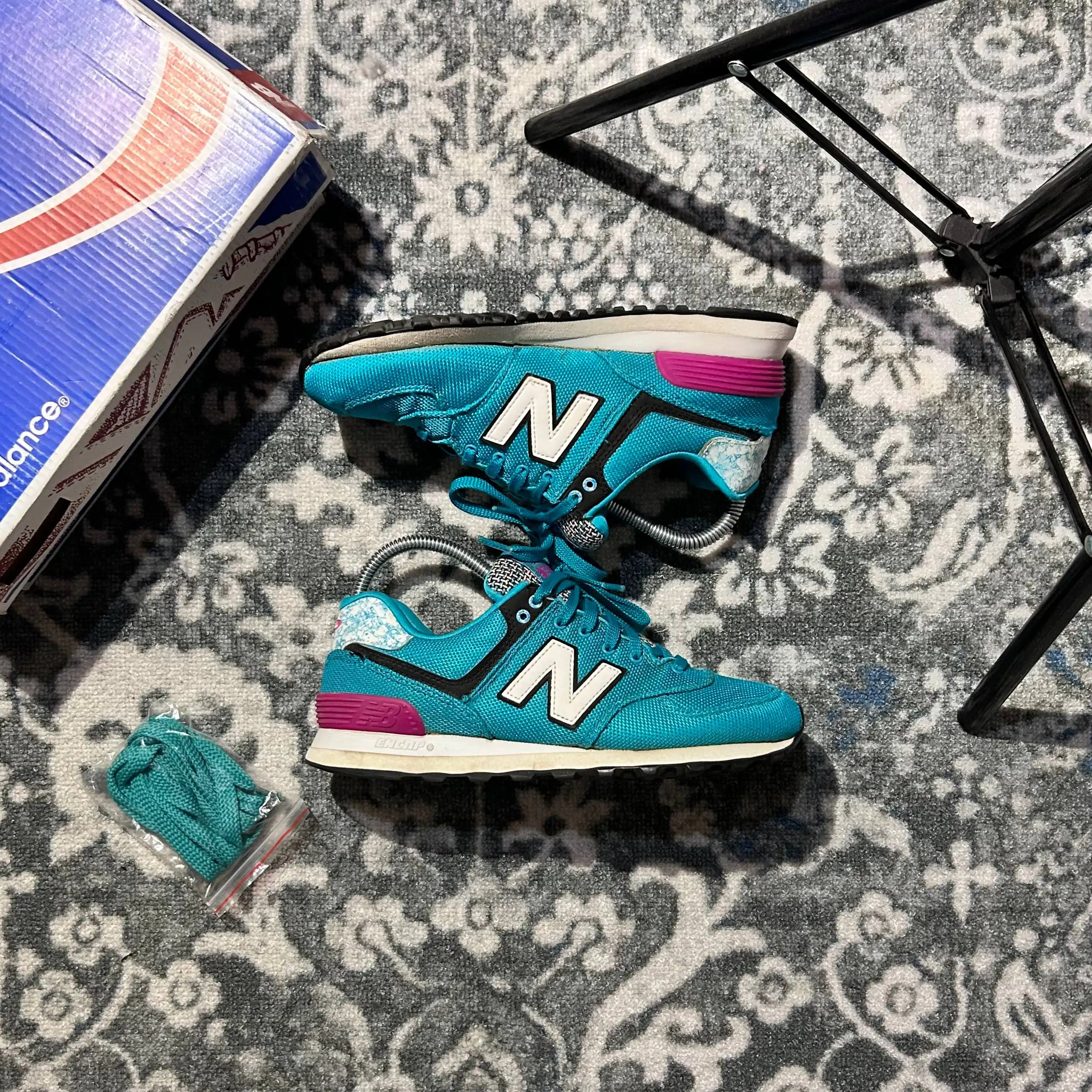 Кроссовки New Balance 574 - Обувь (Одежда) в Астрахань
