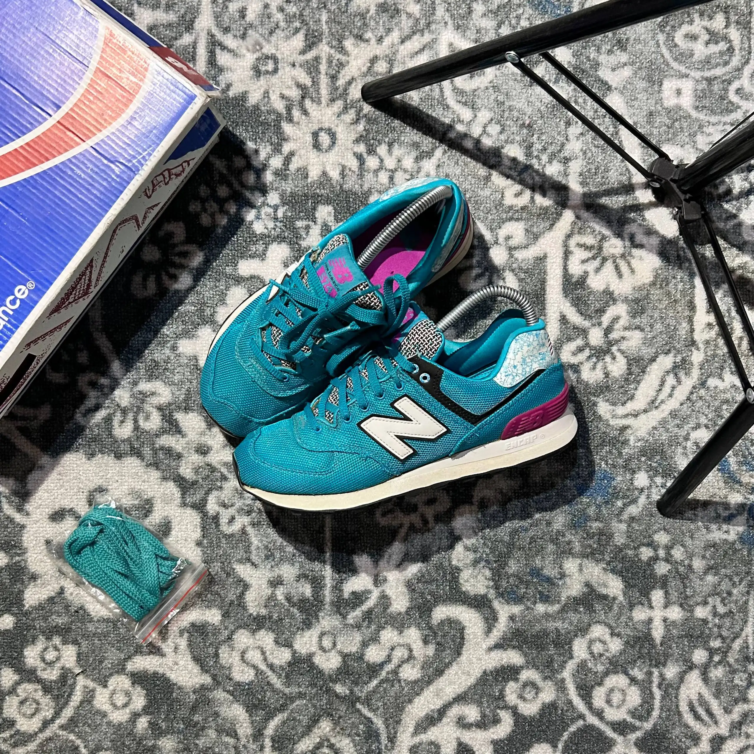 Кроссовки New Balance 574 - Обувь (Одежда) в Астрахань
