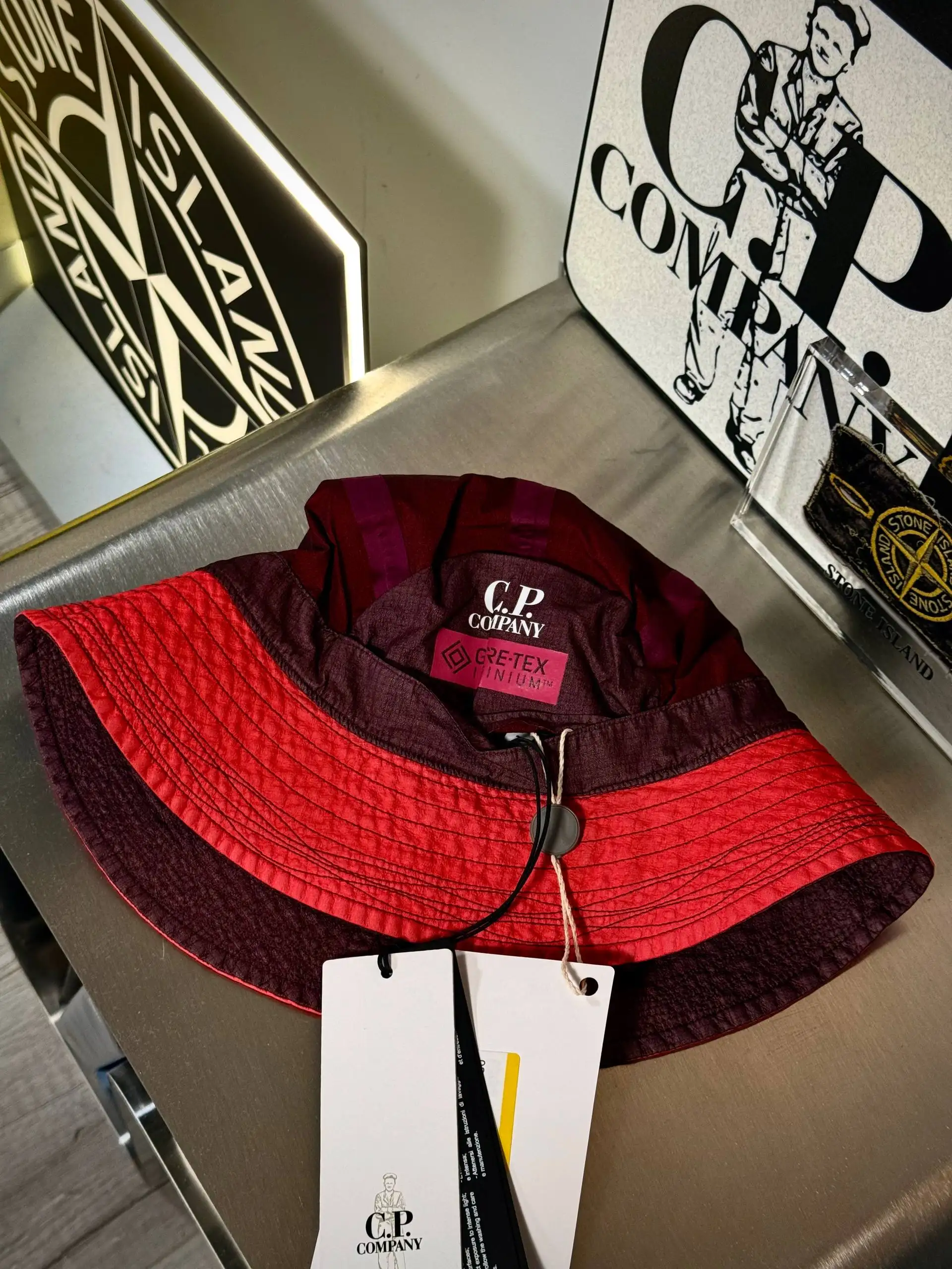 C.P. Company Gore-Tex Bucket Hat - Головные уборы (Одежда) в Санкт-Петербург