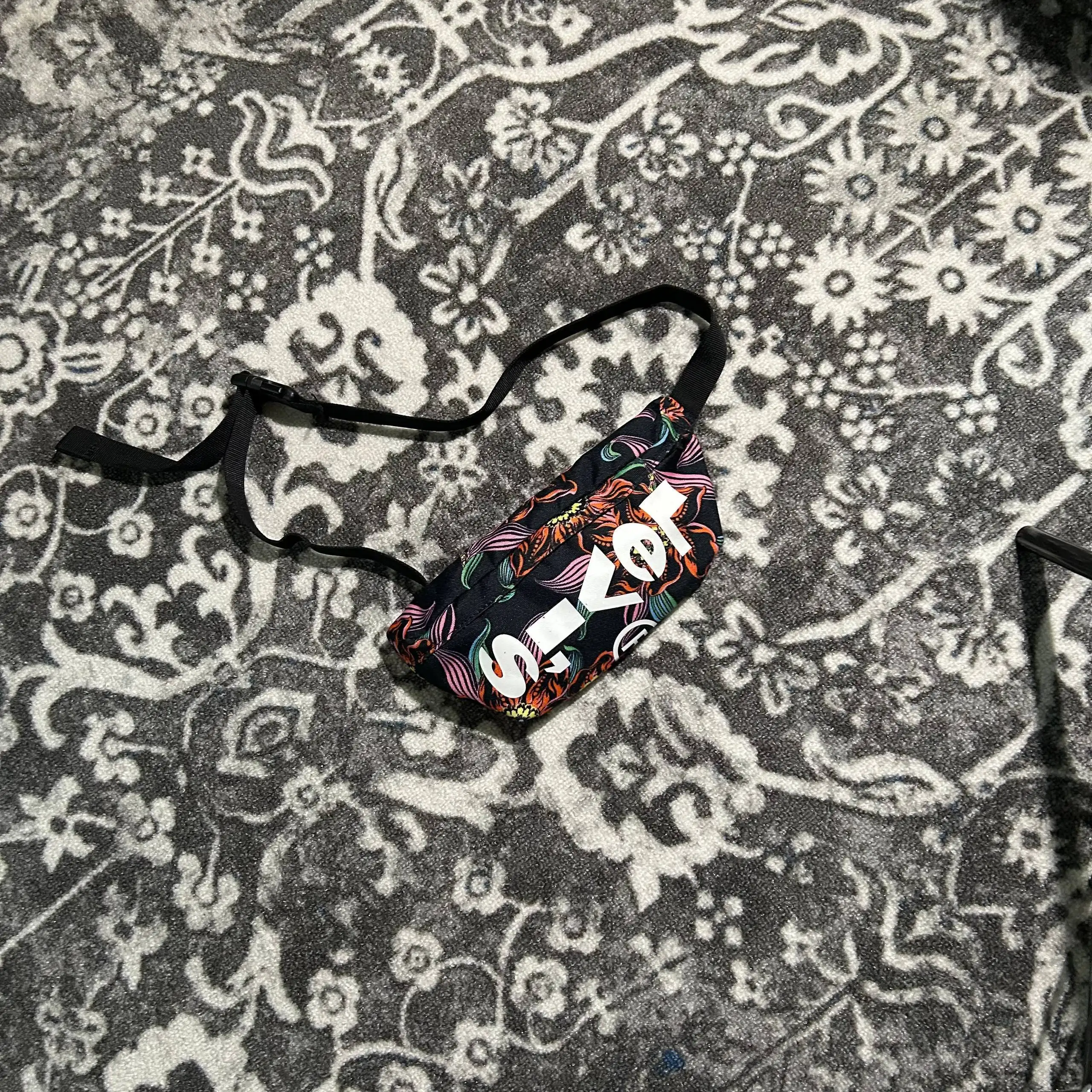 Сумка поясная Levi’s - Аксессуары (Одежда) в Астрахань