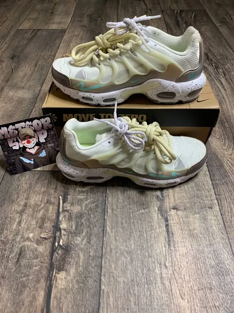 Продажа кроссовок Nike Air Max - частное объявление в Астрахань