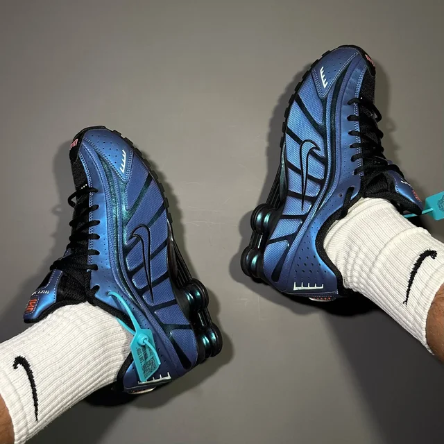 Кроссовки Nike Shox R4 Iridescent - частное объявление в Астрахань