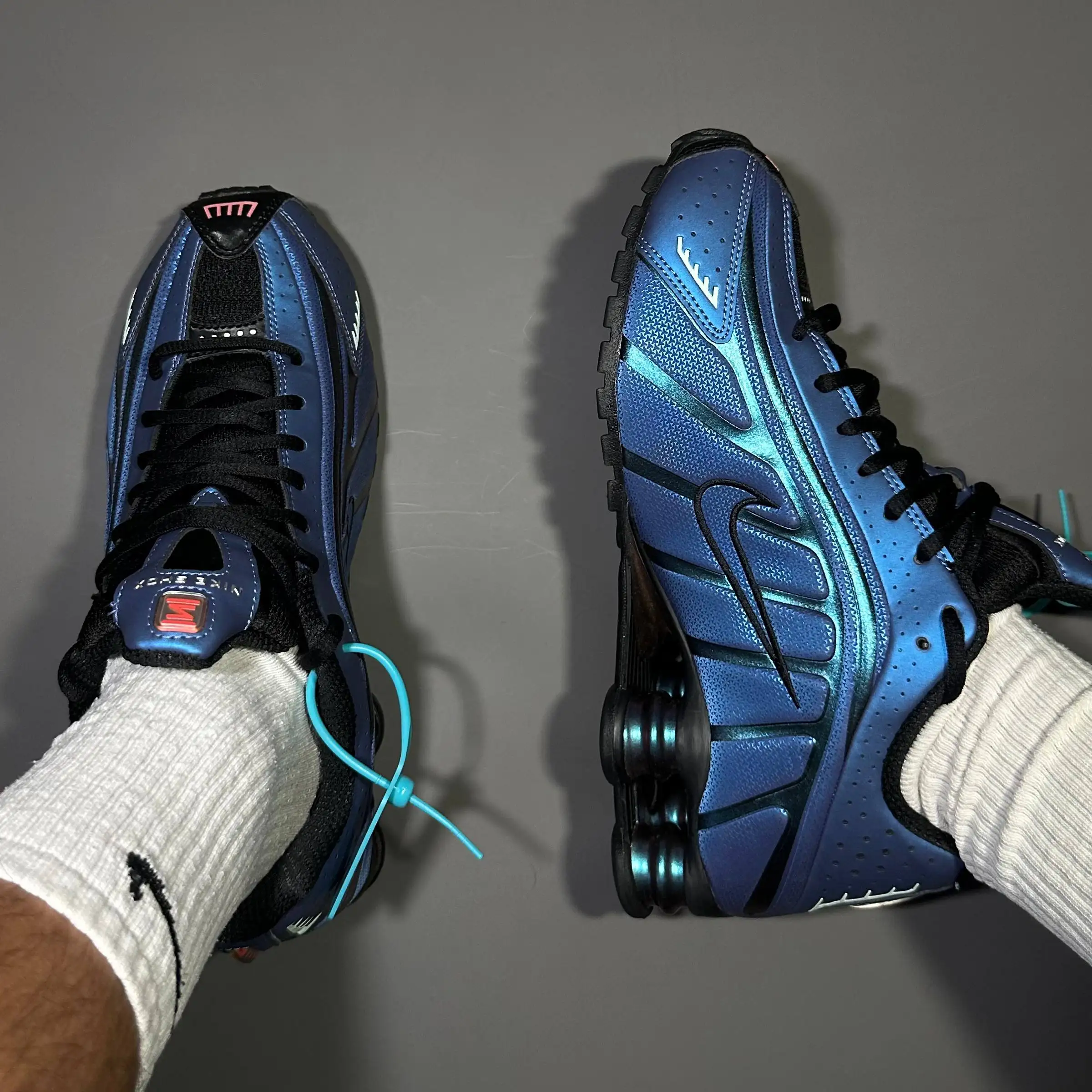 Кроссовки Nike Shox R4 Iridescent - Кроссовки (Одежда) в Астрахань