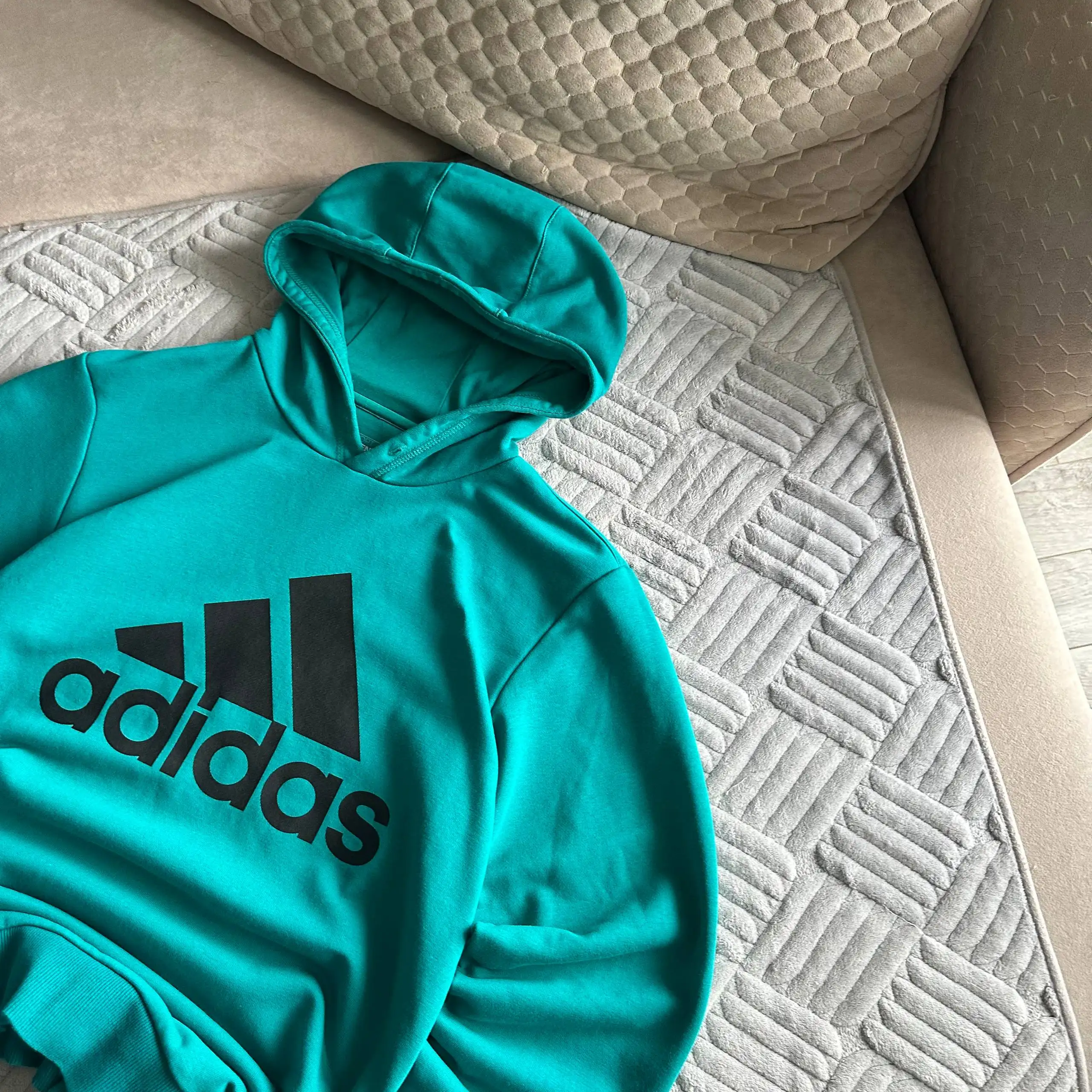 Худи Adidas Essentials - Верхняя одежда (Одежда) в Астрахань