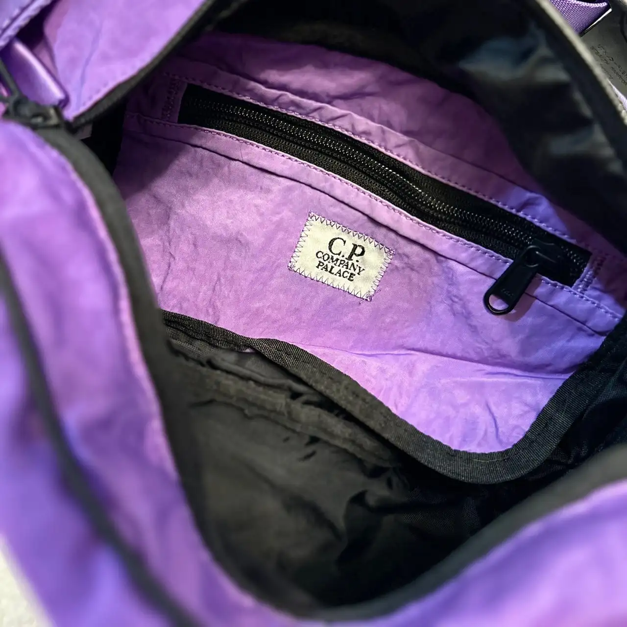CP Company x Palace Garment Dyed Nylon B Lens Crossbody Bag 'Purple' - Аксессуары (Одежда) в Астрахань
