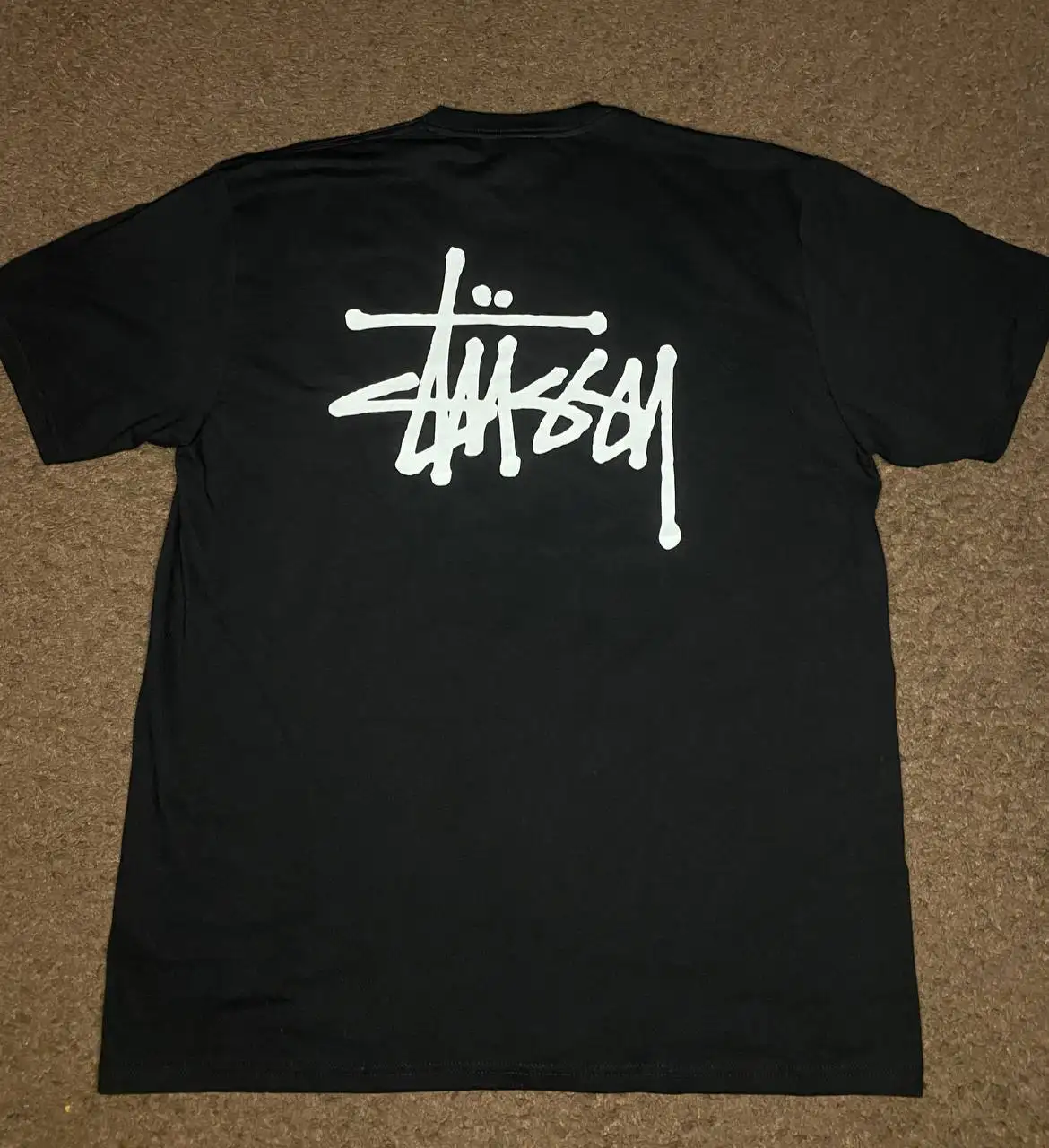 Футболка Stussy SS23 Basic Tee, размер L, новая - Одежда верхняя (Одежда) в Астрахань