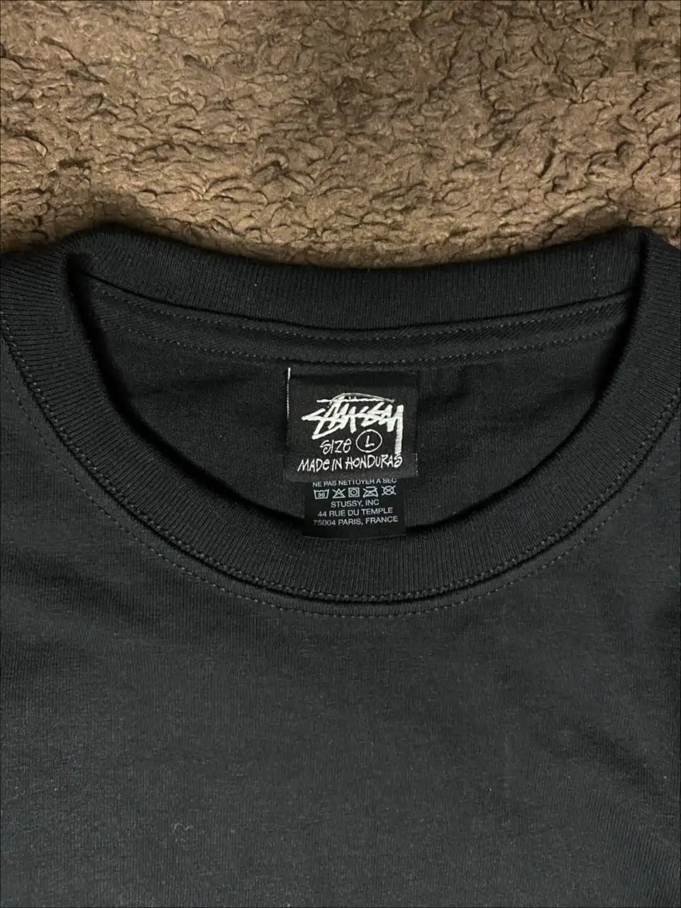 Футболка Stussy SS23 Basic Tee, размер L, новая - Одежда верхняя (Одежда) в Астрахань