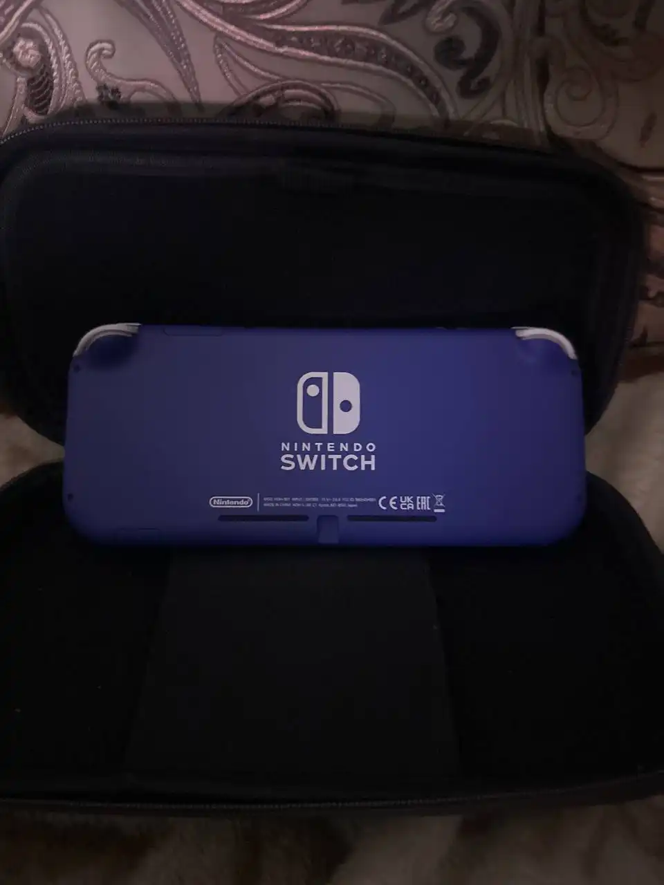 Продам Nintendo Switch Lite
