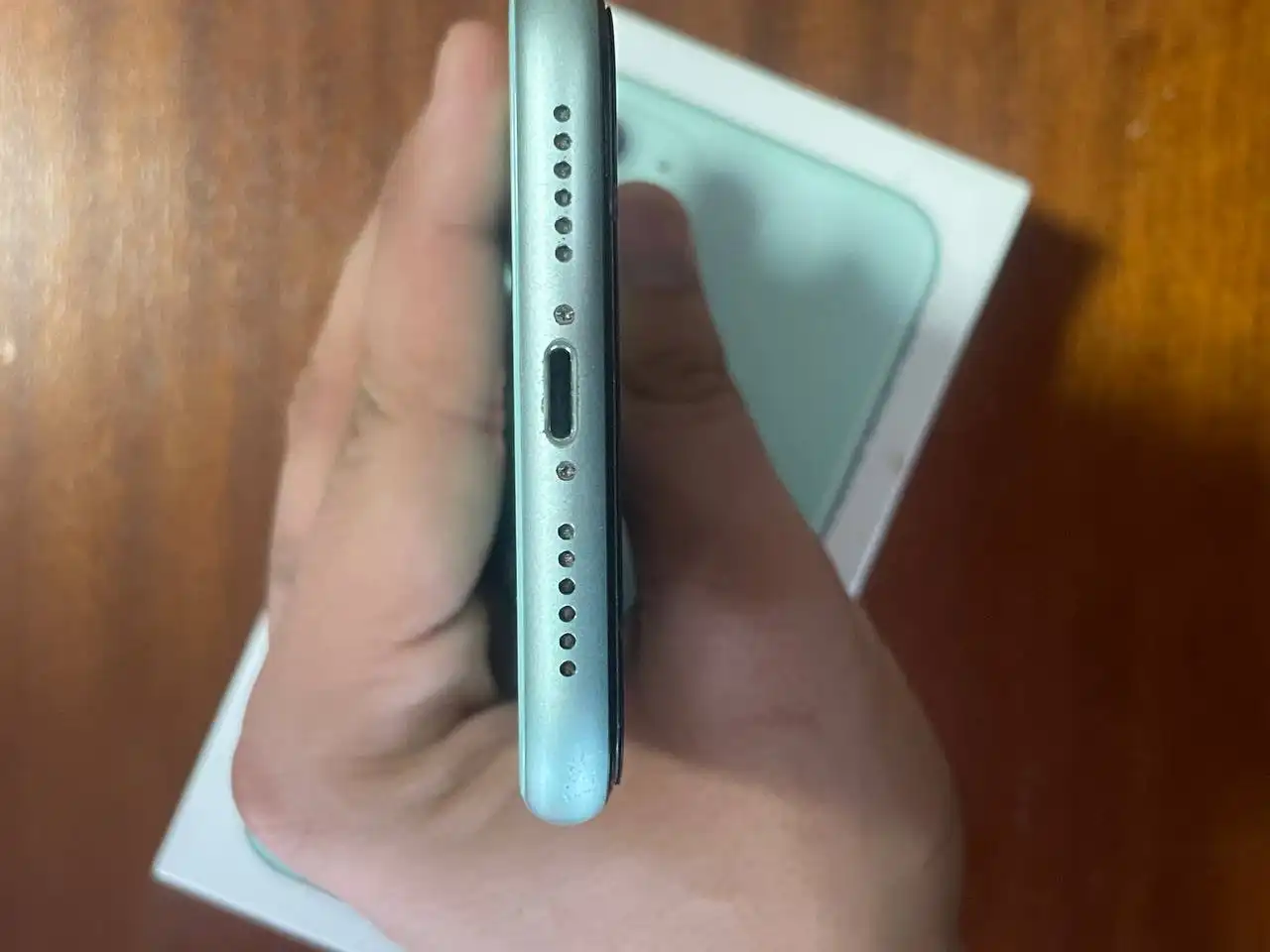 Продам айфон 11