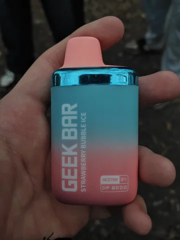 Geek Bar DF8000 Земляника жвачка лёд - Геймерские аксессуары в Самара