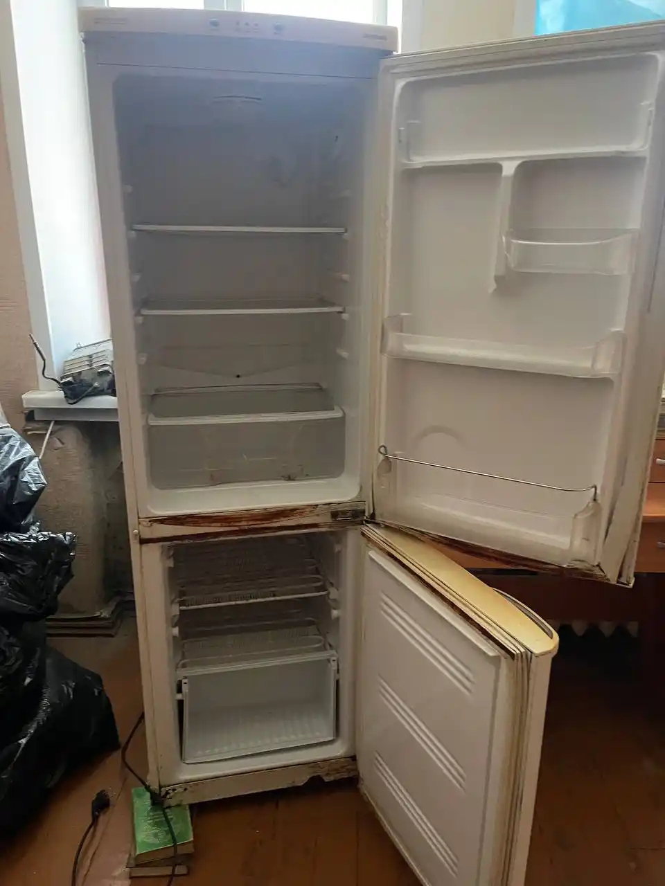 Отдам холодильник