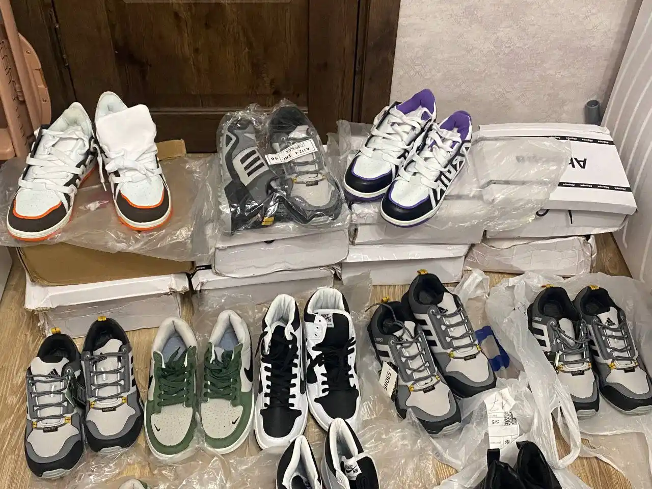 Продажа кроссовок