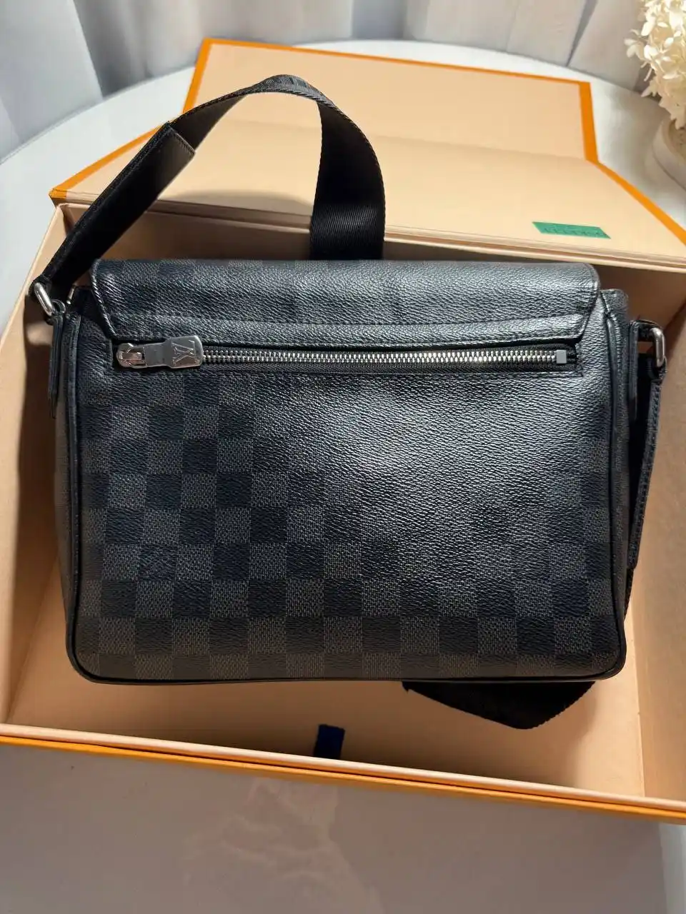 Продам сумку лувик оригинал