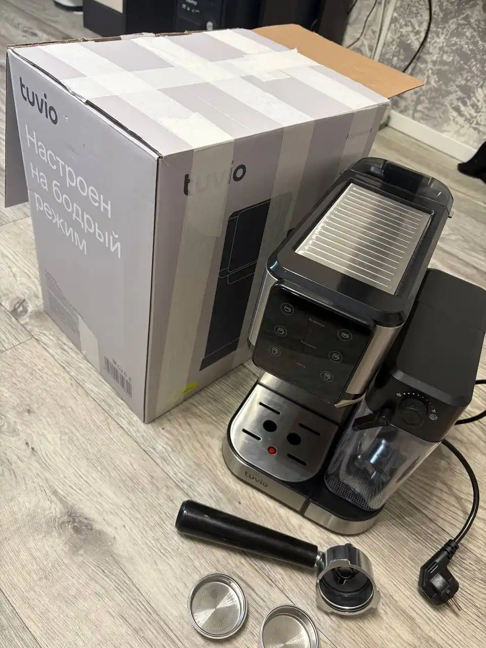 Продам кофеварку рожковую Tuvio TCM04EA - частное объявление в Новосибирск