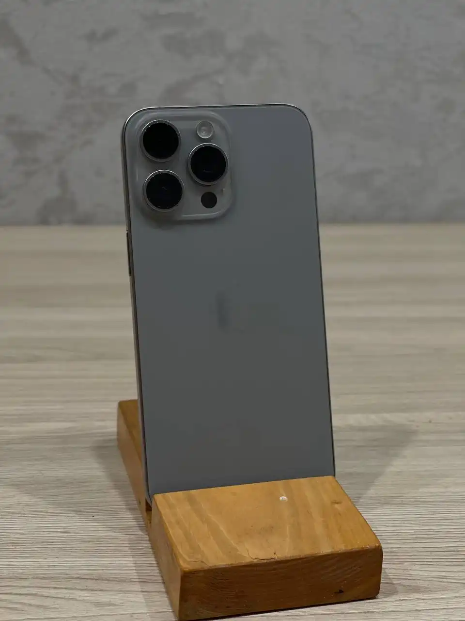 Продам IPhone 15 Pro Max 512GB