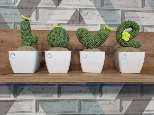 Продаются милые вязаные кактусы - Хобби и отдых в Новосибирск