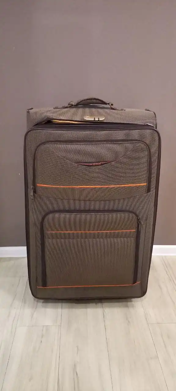 Продажа двух чемоданов