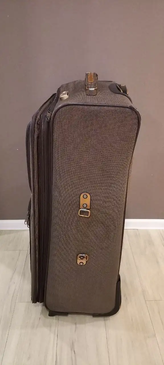 Продажа двух чемоданов