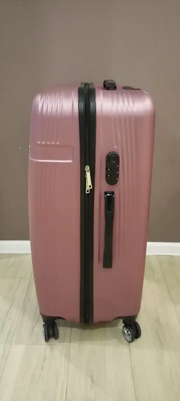 Продажа двух чемоданов