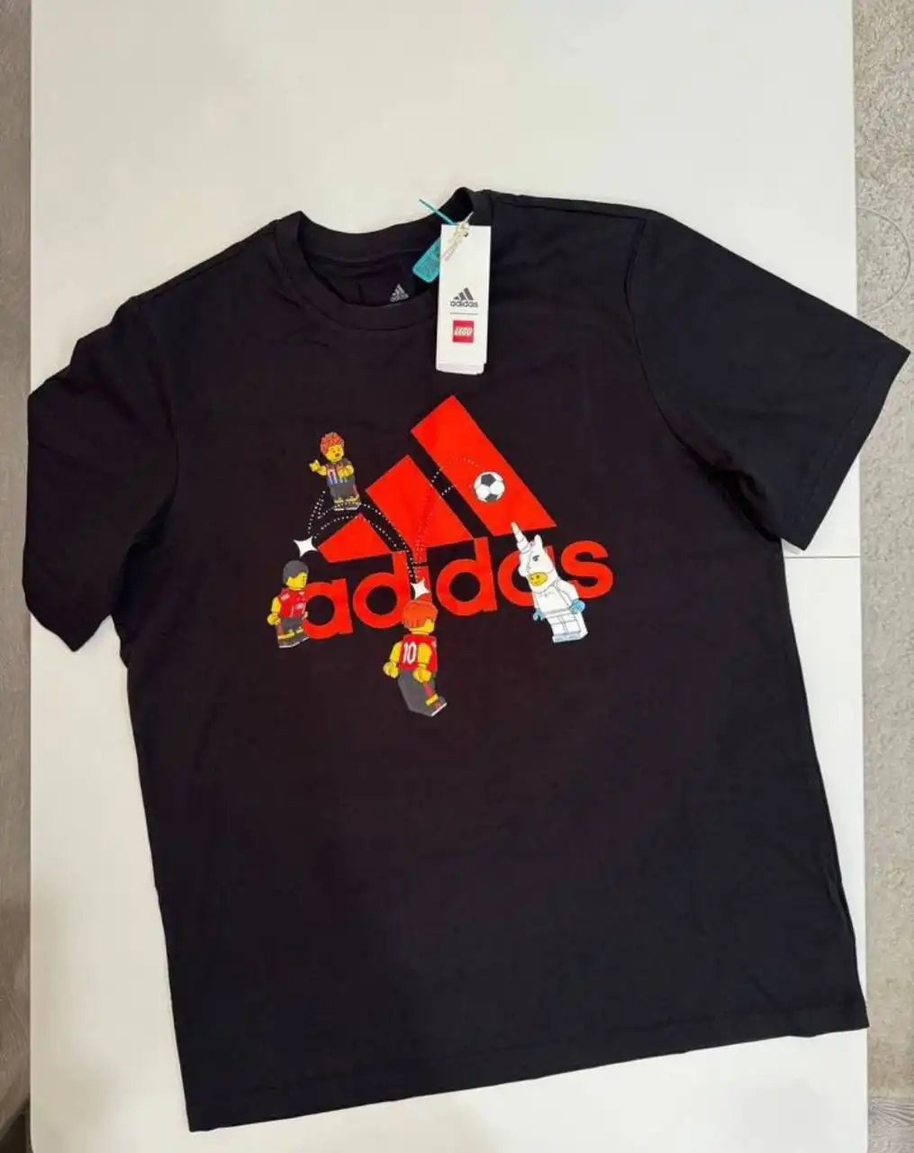 Продам футболку Adidas original коллаб с Lego