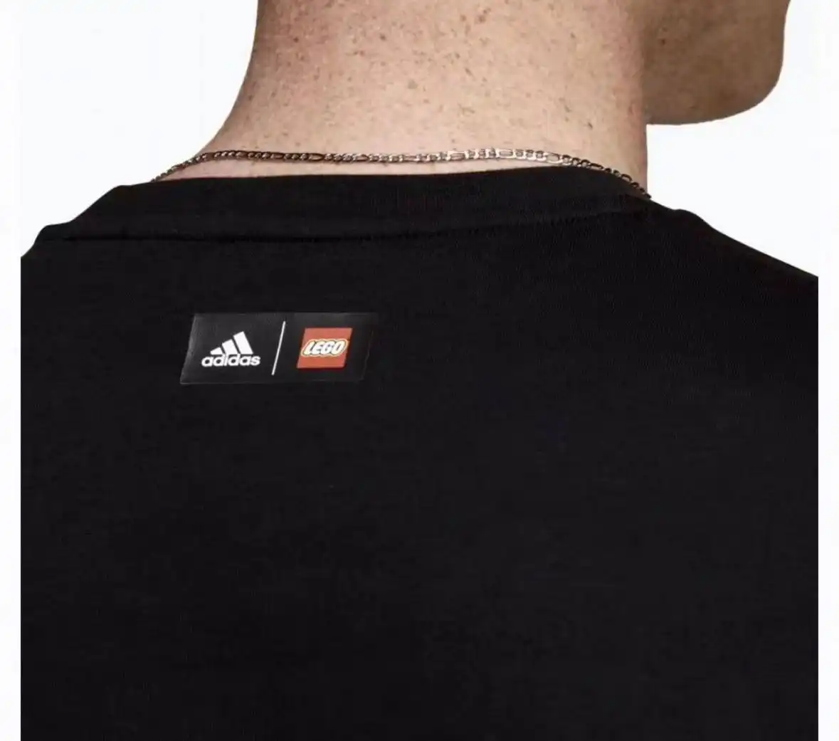 Продам футболку Adidas original коллаб с Lego