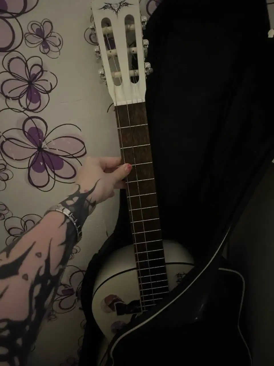 Продам гитару классика