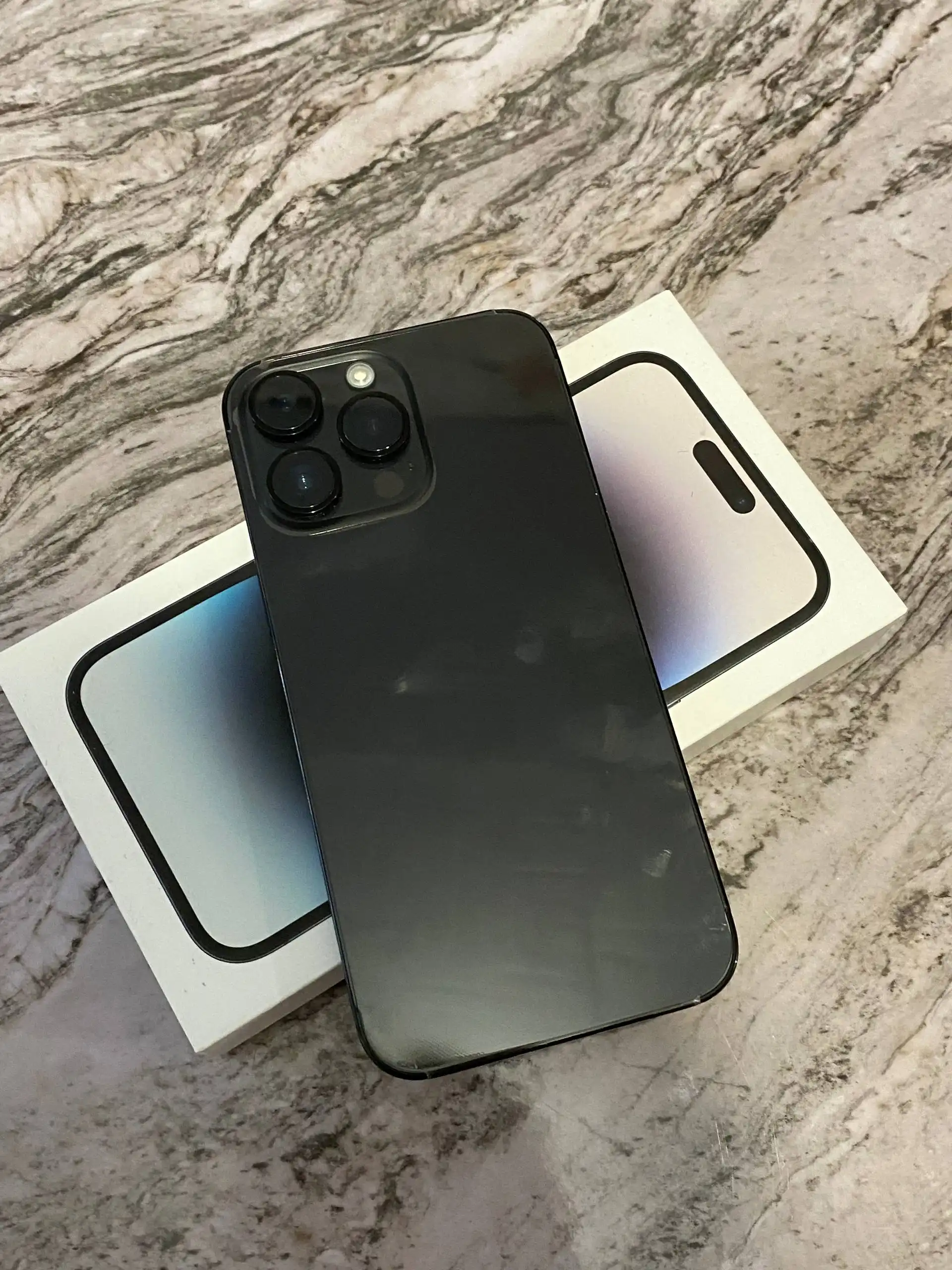 Смартфон в отличном состоянии с полным комплектом