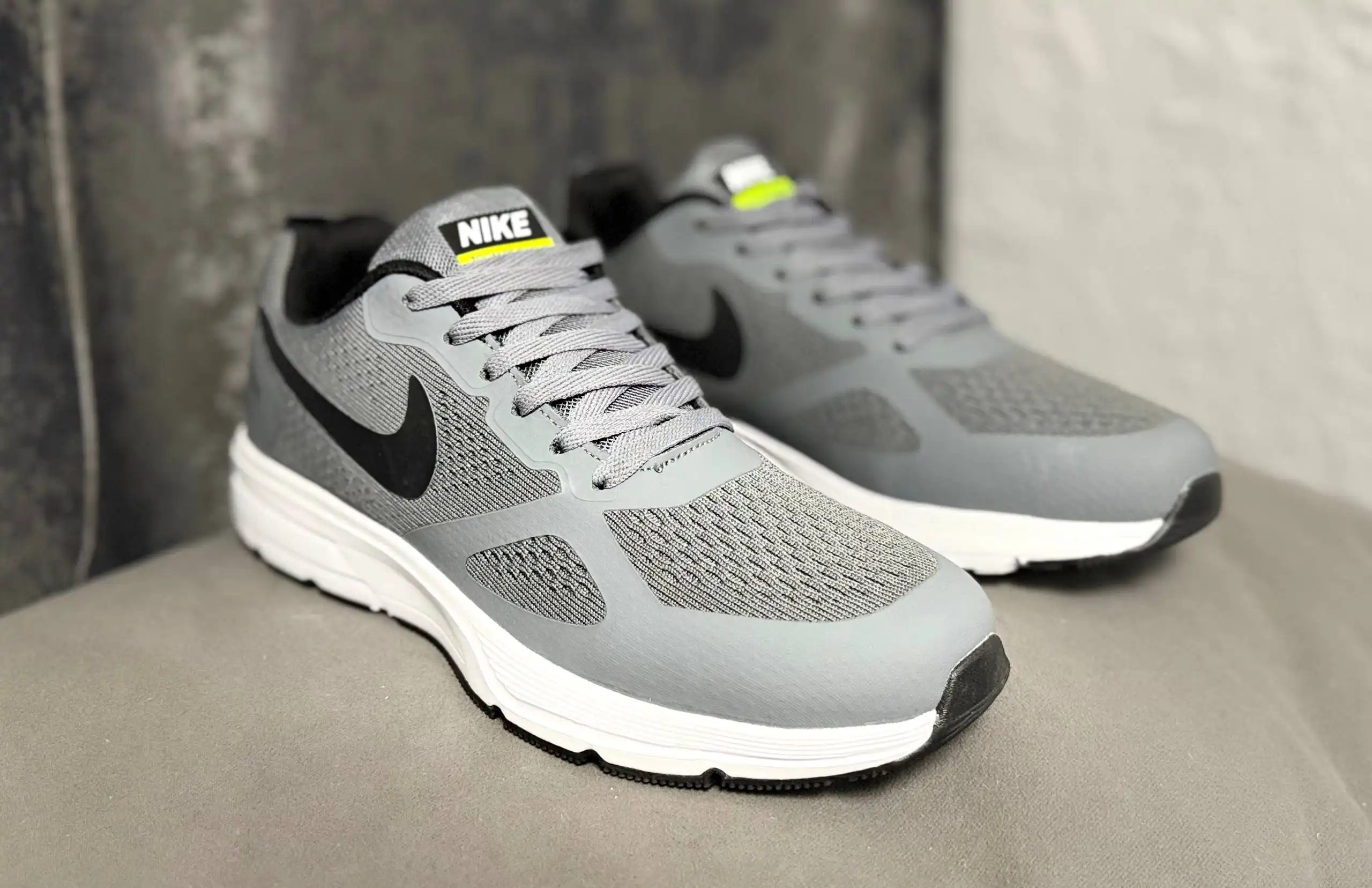 Новые кроссовки для активного образа жизни