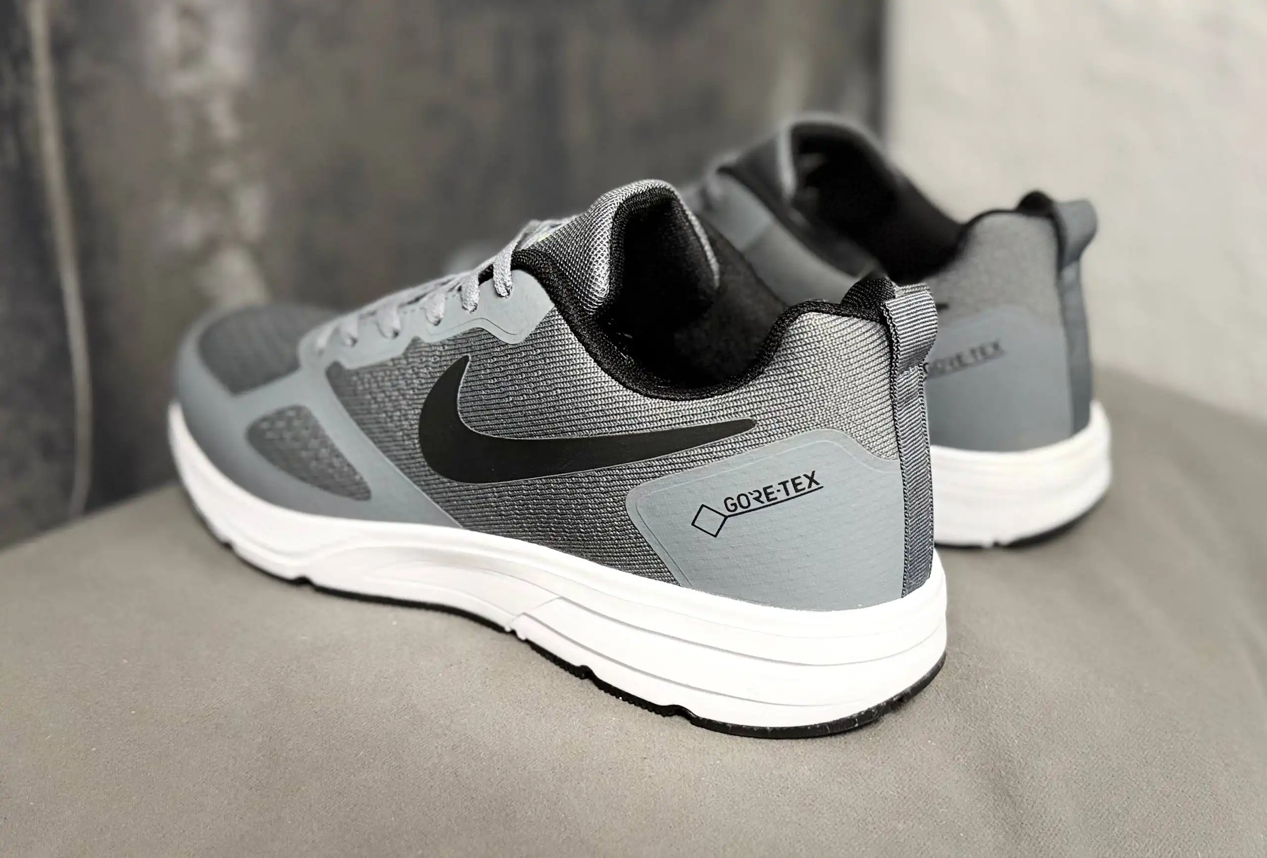 Новые кроссовки для активного образа жизни