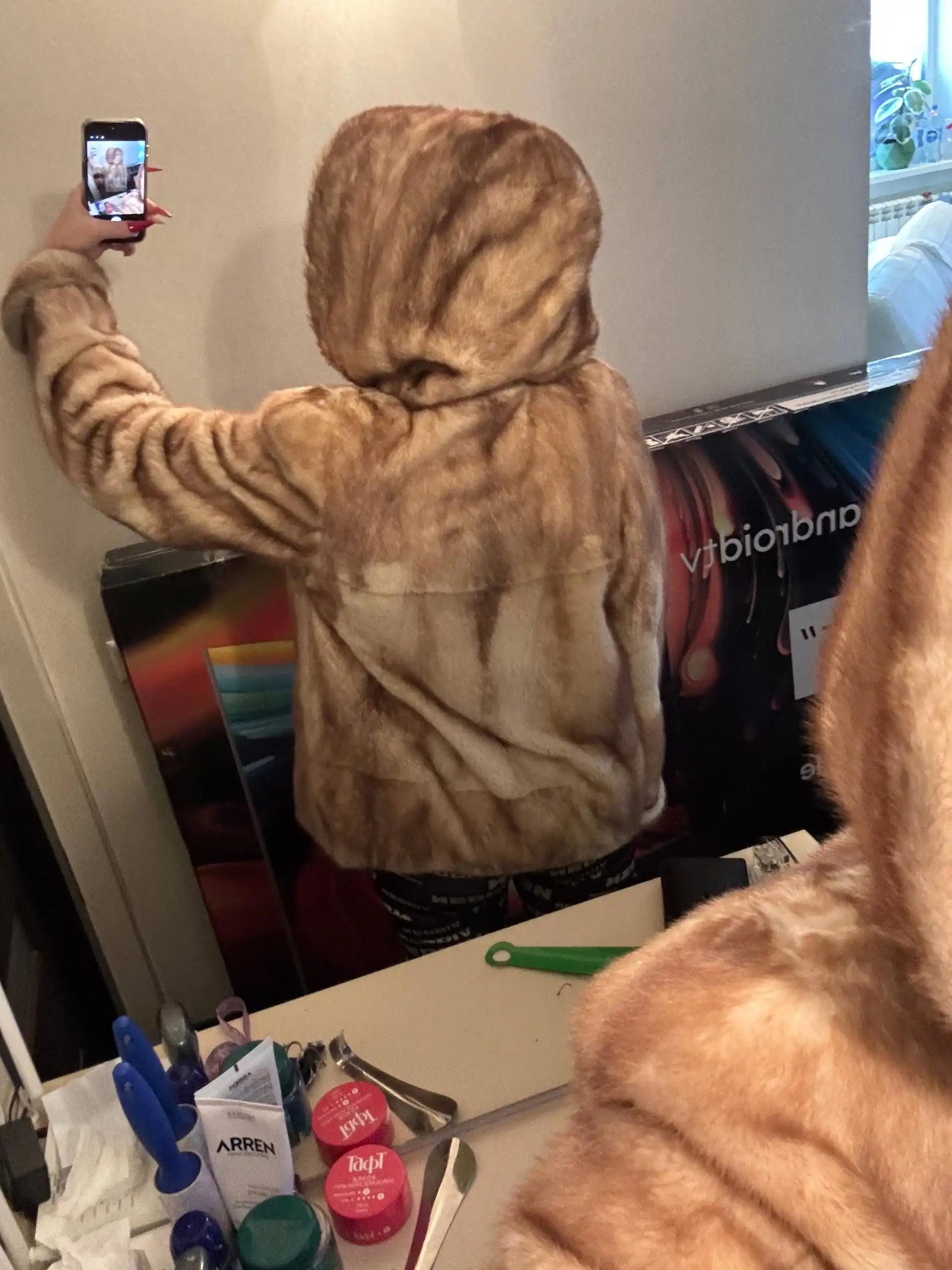 Продам зимнюю куртку и шубу лиса