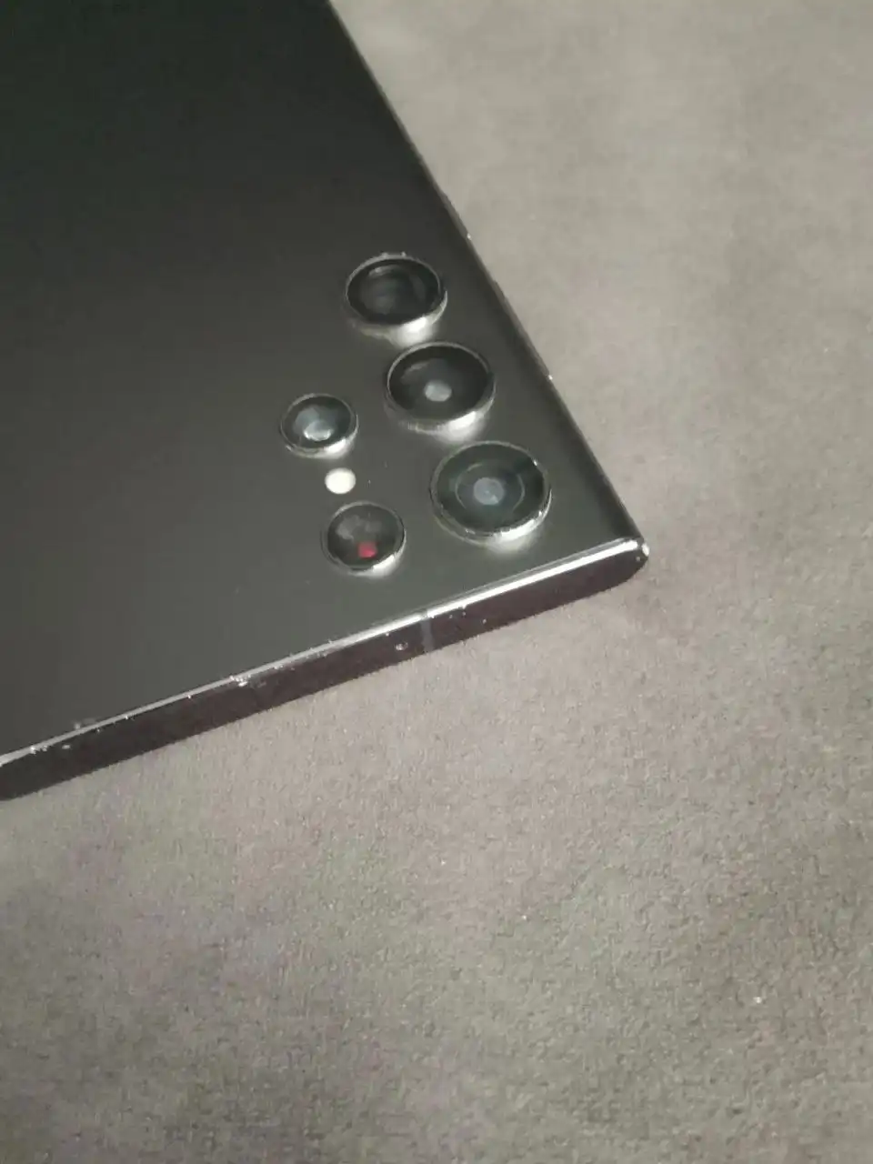 Samsung Galaxy S22 Ultra в отличном состоянии