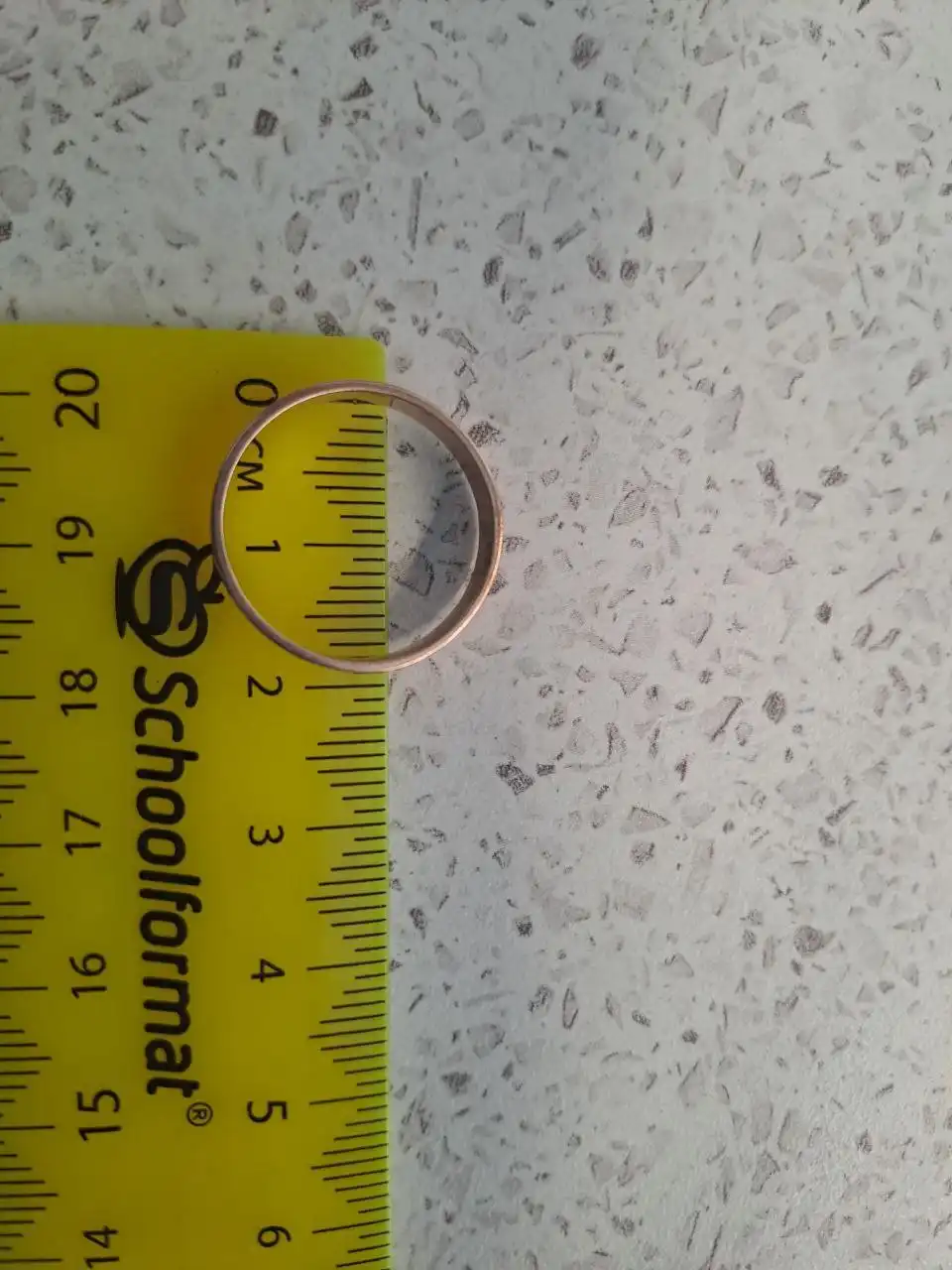 Обручальное кольцо 585 пробы 2.47 гр размер 17.5